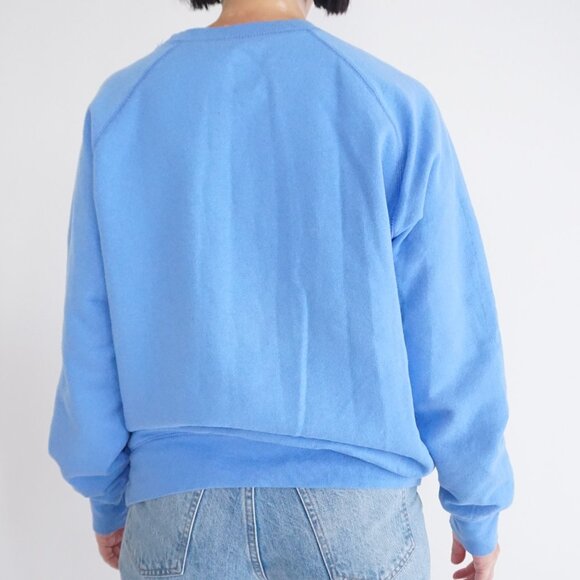 Hanes Nano Blue Cat Eye Embroidered Sweatshirt Cozy 90's Cabincore Sweater M - Picture 3 of 12